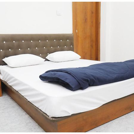 Premium Hotel Ujjain - G A R I M A - Near Mahakal Temple And Rivar - Railway Station - Hygiene & Spacious Room - With Wifi- And Parking Facilities - Best Hotel In Ujjain Exterior photo
