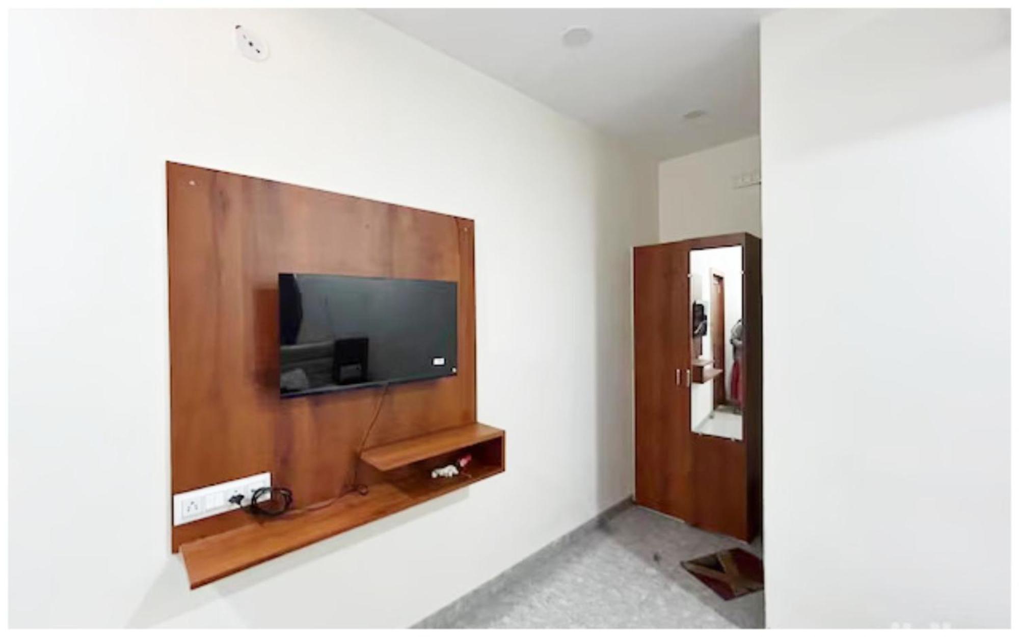 Premium Hotel Ujjain - G A R I M A - Near Mahakal Temple And Rivar - Railway Station - Hygiene & Spacious Room - With Wifi- And Parking Facilities - Best Hotel In Ujjain Exterior photo